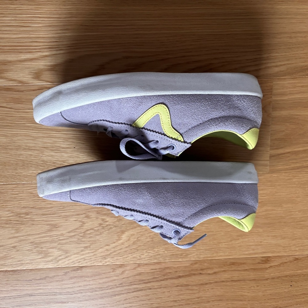 Vans Lavender Low-Profile Sneakers with Neon Yellow Trim - Picture 4 of 6